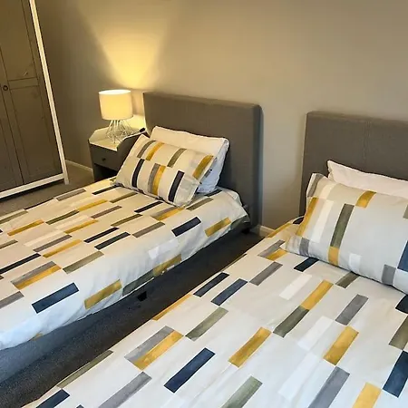 Very Comfy 3 Bed Town House Ashton-under-Lyne Exterior photo
