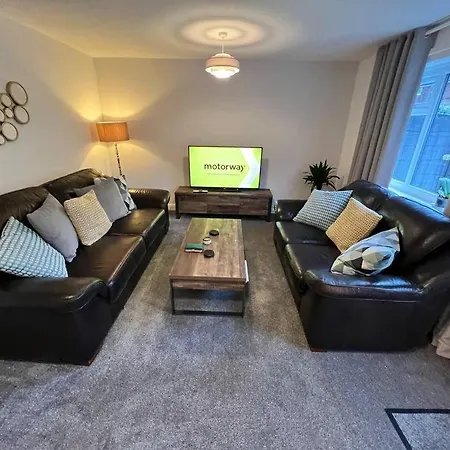 Very Comfy 3 Bed Town House Ashton-under-Lyne Exterior photo