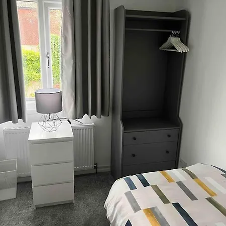 Very Comfy 3 Bed Town House Ashton-under-Lyne Exterior photo