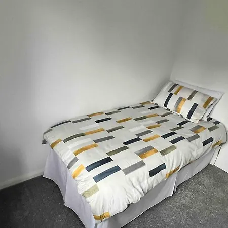 Very Comfy 3 Bed Town House Ashton-under-Lyne Exterior photo
