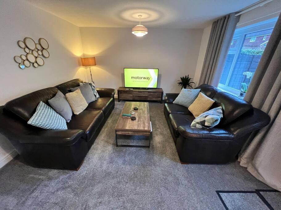 Very Comfy 3 Bed Town House *