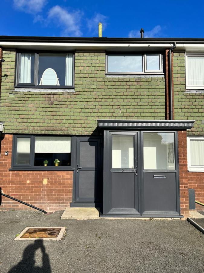 Very Comfy 3 Bed Town House Holiday home Ashton-under-Lyne