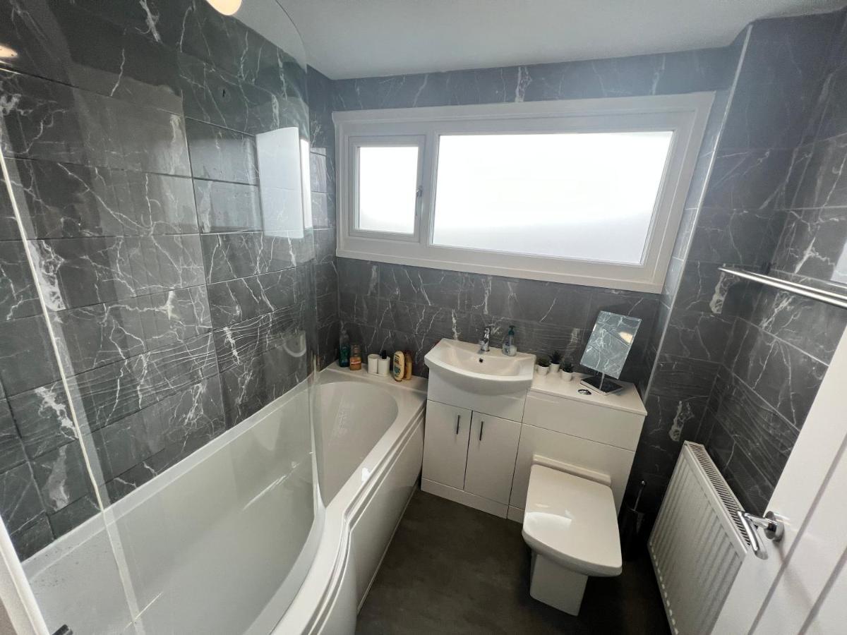 Holiday home Very Comfy 3 Bed Town House Ashton-under-Lyne