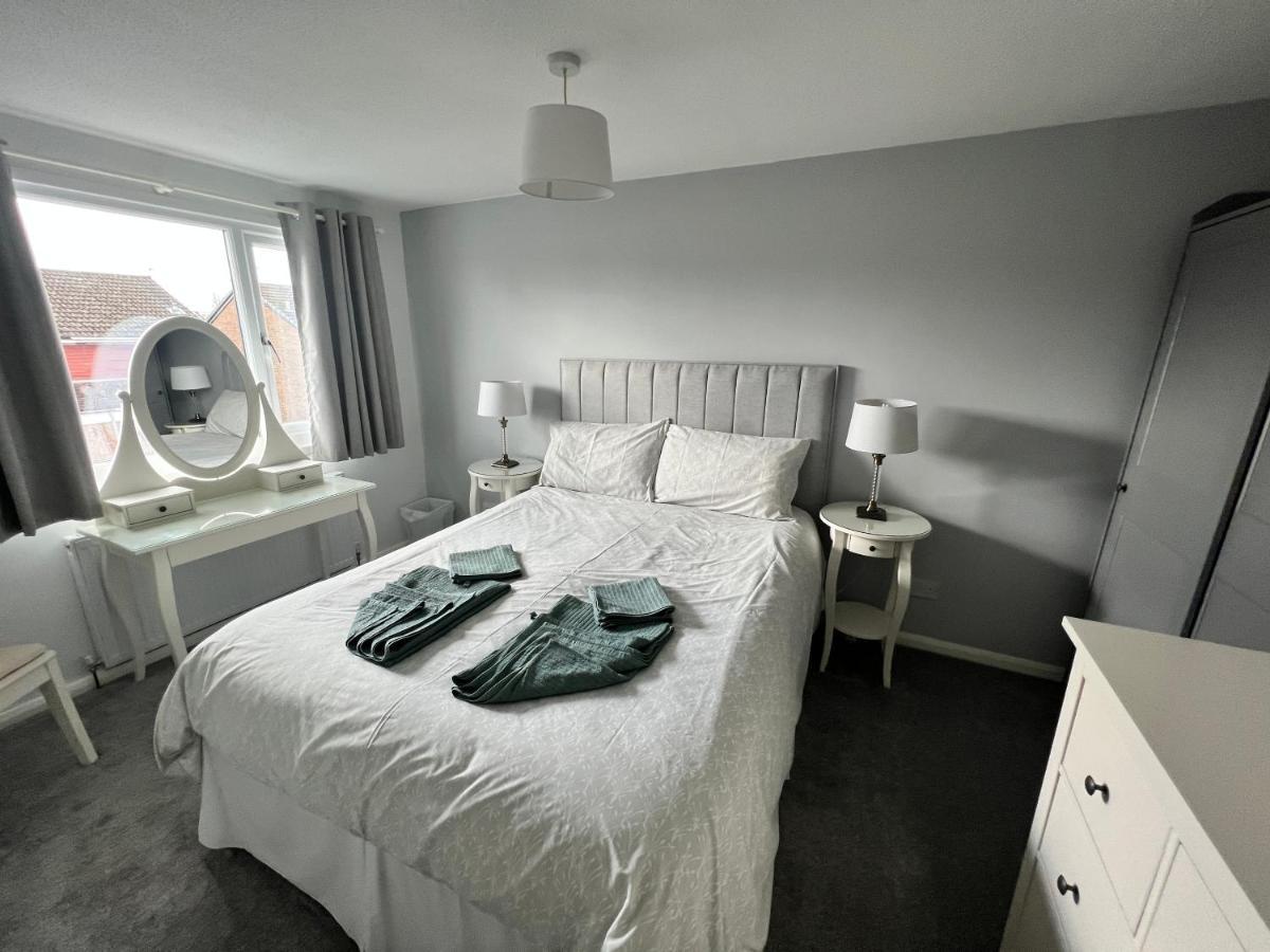 Very Comfy 3 Bed Town House Ashton-under-Lyne